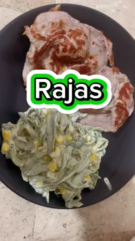 Estas rajitas deliciosas son aliadas perfectas para acompañar tus comidas! Prueba hacerlas te van a encantar 😋 #comidamexicana #cocinando #rajas #knorr #cocinaconamor #vira #paratii #seguidores #amadecasa 