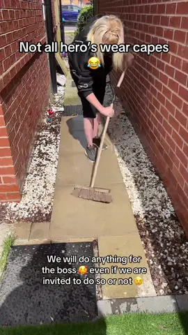 Not all hero’s wear capes 🦸 😂 2 for £40 head to the link in our bio #whilstthebossisaway #geniecleanpatio #patioperfection #intruder #genieclean #notallheroswearcapes 