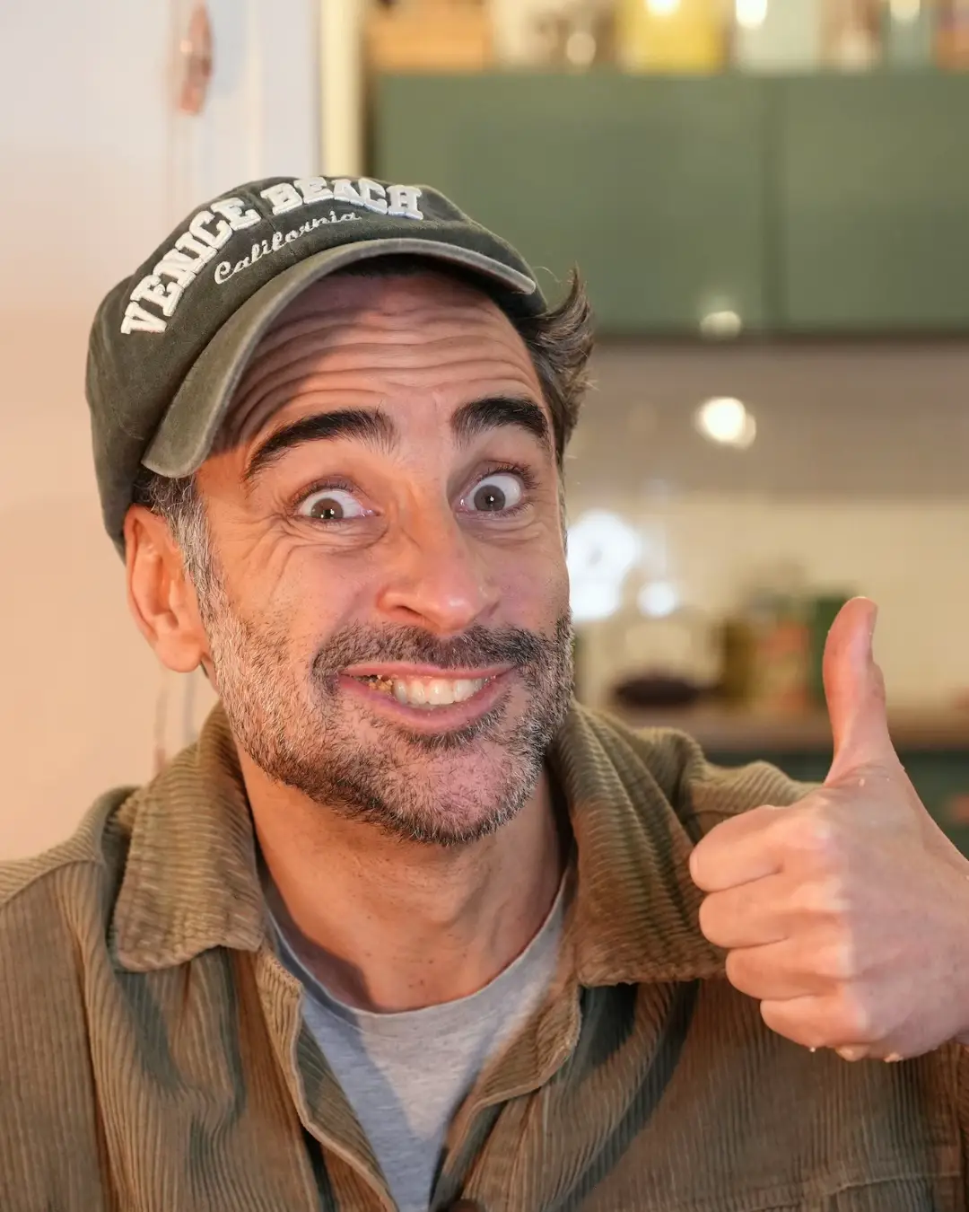 1M de vues en moins de 24h sur le dernier #dispapa… merci vous êtes les meilleurs 🔥 Je vous partage un peu des coulisses de ce format qu’on adore filmer car c’est beaucoup de jeu et de rires mais aussi de concentration, de motivation et parfois de réparation 😂 Hâte de vous partager les prochains !