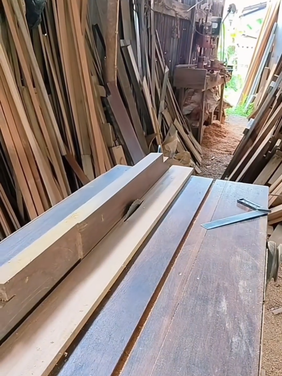 #creatorsearchinsights  Proses bikin panel daun pintu..   #carpenter #reelsfbp. #woodwork #decor #doors #makersgonnamake #interior #woodart #construction #woodworking #carpenter #table #furnituredesign #woodcarving #viralreelschallenge #FineWoodworking #woodworkingcommunity #interior #wooddesign #carpenter #maker #DIY #reelsfb #furniture #wood #foryou #foryoupage  #foryoupageofficial #fyp #trending #viral_video #fypシviral #growaccount #account #growmyaccount 