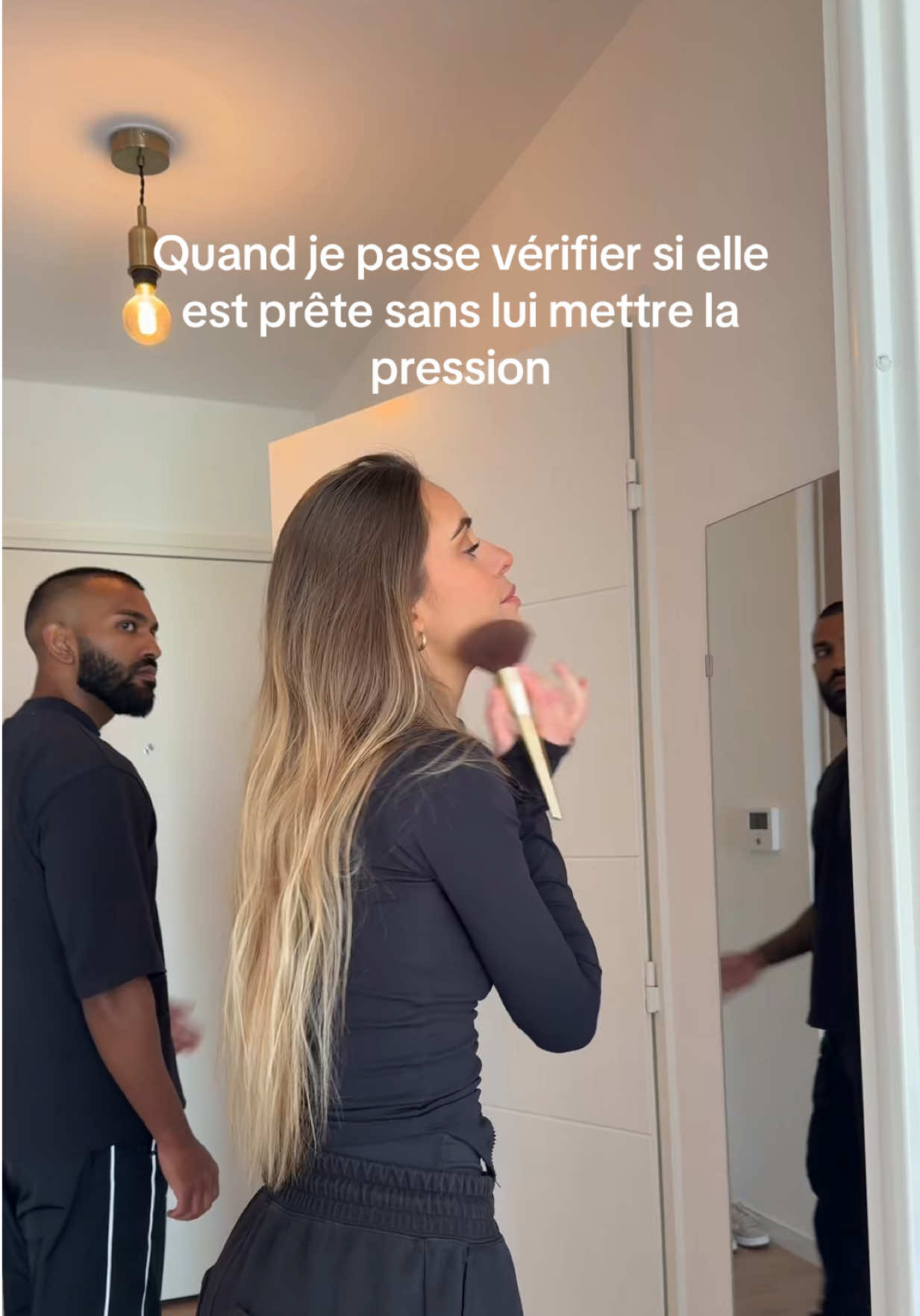Elle prend trop de temps aussi ! 😒 #humour #couple #outfit 
