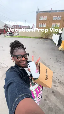 Travel prep might officially by my favorite niche 😂 🌴#krissyspeaks #plussizestyle #bodypositivity #selflove #fyp #jamaica #traveltiktok #travelprep #travelproblems #travellife #explorepage #restock 