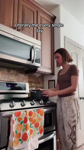 It’s hard😩 #adulting #adultingishard #cooking #mealstruggle #whatoeatinaday #whattocook #whattocooktoday #fyp #relatable #funny #funnyvideos #relatablemom #relatablemomcontent #momlife #relatablemomlife #momlifebelike 