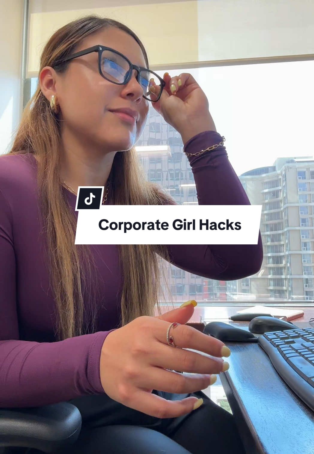 Corporate girlie hack - get you some blue light glasses. Not only do they help your eyesight but you look and feel more prepared. #corporategirl #corporategirlies #corporategirly #corporatefashion #beautyhacks #fyp 