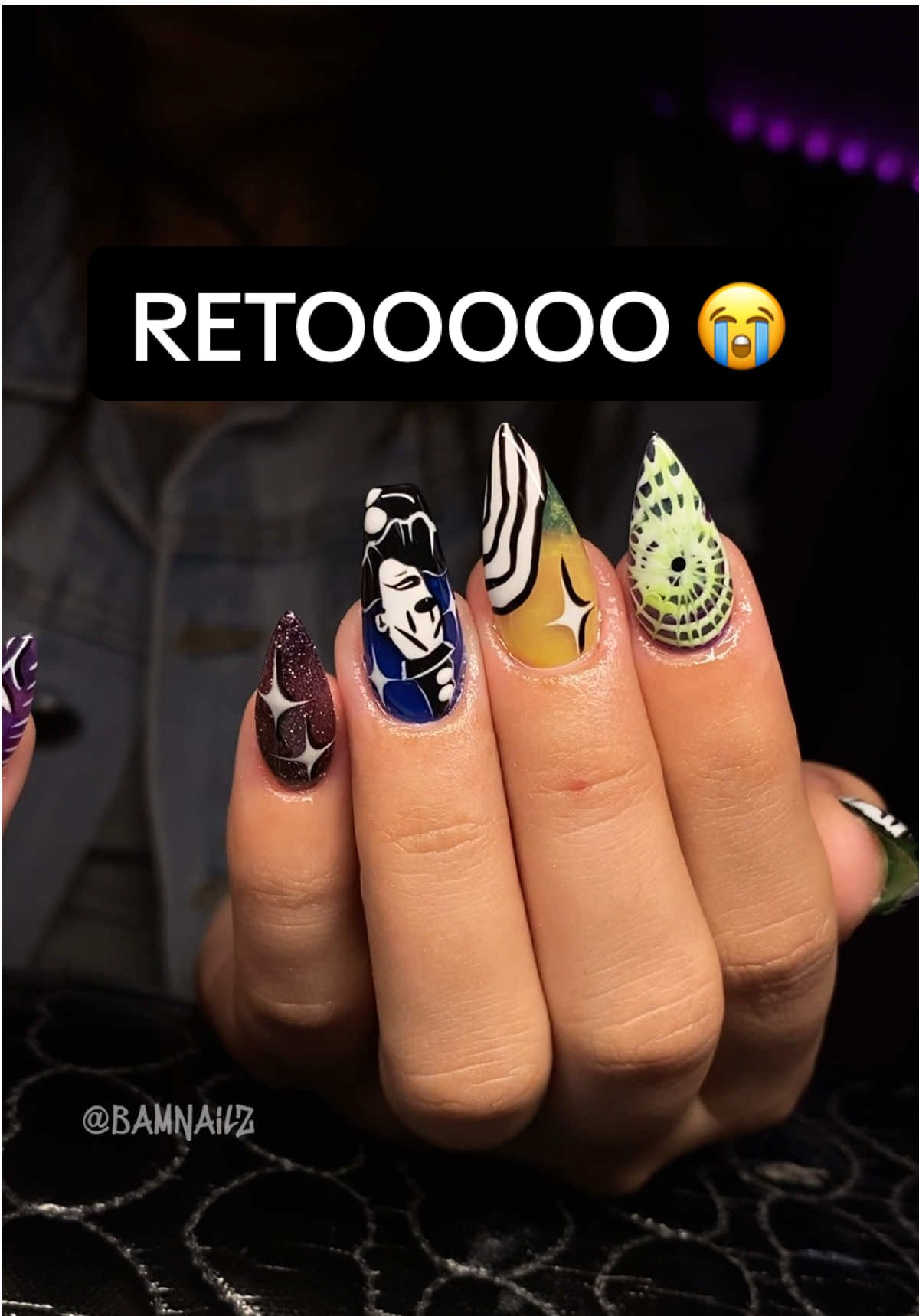 Antes me asustaba con restos así, ahora me encantan 😂  • • • • #UñasRadicales #NailArtExtremo #UñasRetro #UñasPayaso #ClownNails #NailArtCreativo #UñasArtísticas #NailChallenge #NailDesignInspo #UñasDifíciles #RetroNails #CircusNails #NailArtOscuro #UñasImpactantes #NailArtRetrofuturista #UñasDiferentes #NailArtCreativo #UñasFueraDeLoComún #CreepyNails #UñasDeLocura