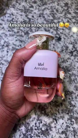 As soon as I wore this perfume to work they was running me down to get the name of it #amalia #perfumes #girly #gourmand 