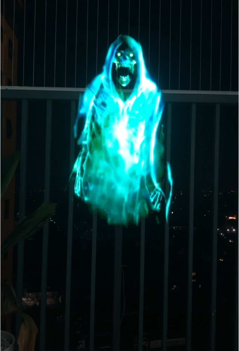 Trình chiếu hiệu ứng ma quái bằng quạt led 3D hologram 4 cánh..#xuhuong #quatled3dhologram 