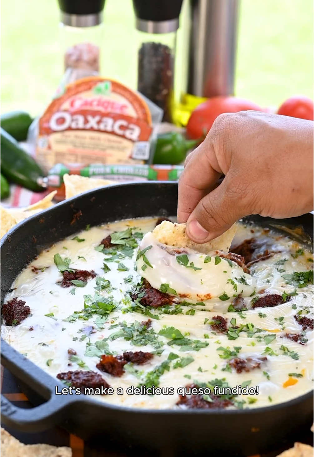 Oaxaca cheese puts the FUN in fundido 🤪 #Foodie #mexicanfood #quesofundido #comidamexicana #FoodTok 