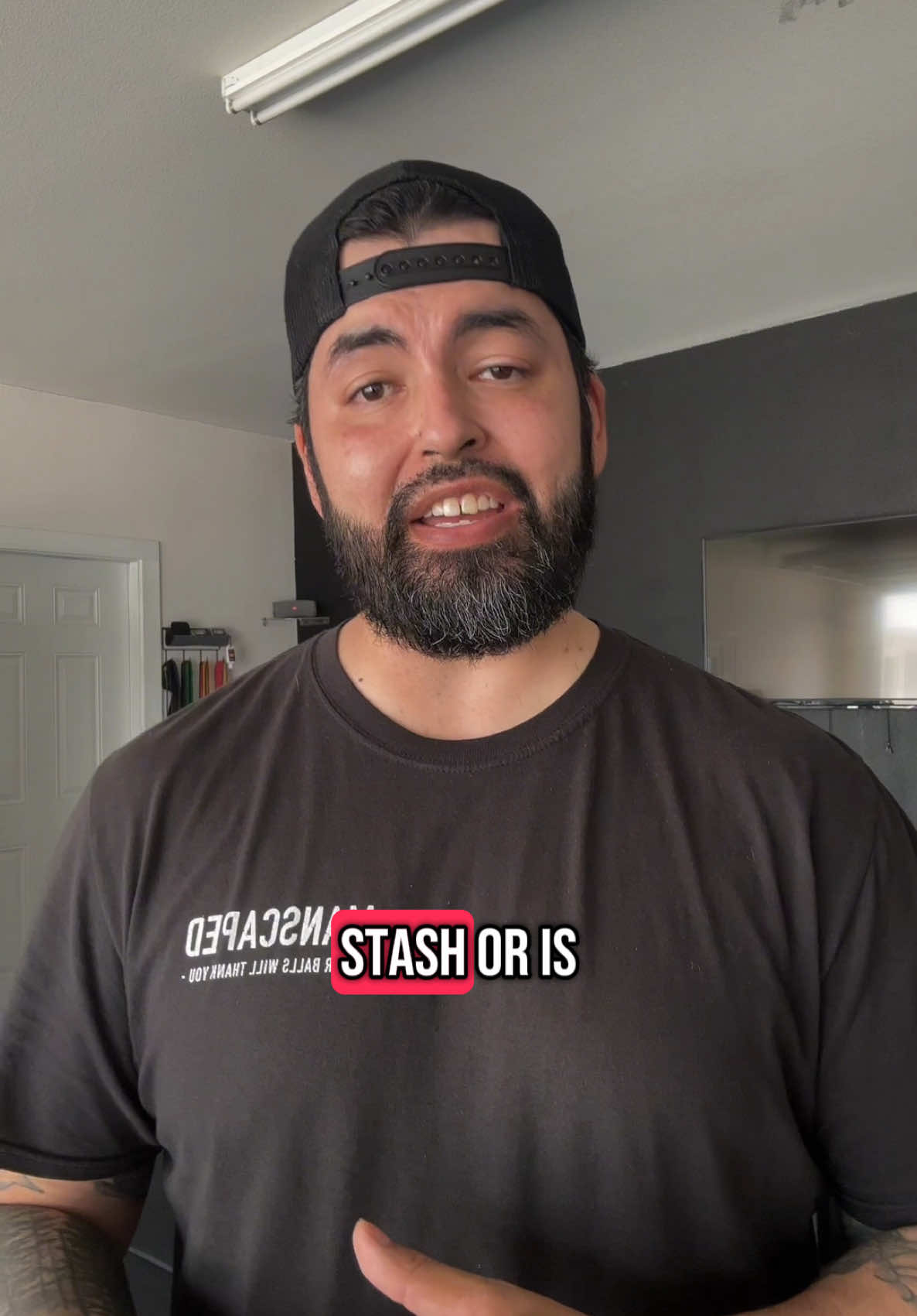 100 kettlebell swings a day?? #kettlebellswings #kettlebellchallenge #100kettlebellswings #Fitness #strengthtraining #fitnesstiktok #kettlebellworkouts #fitnesschchallenge #fatloss #workoutchallenge 