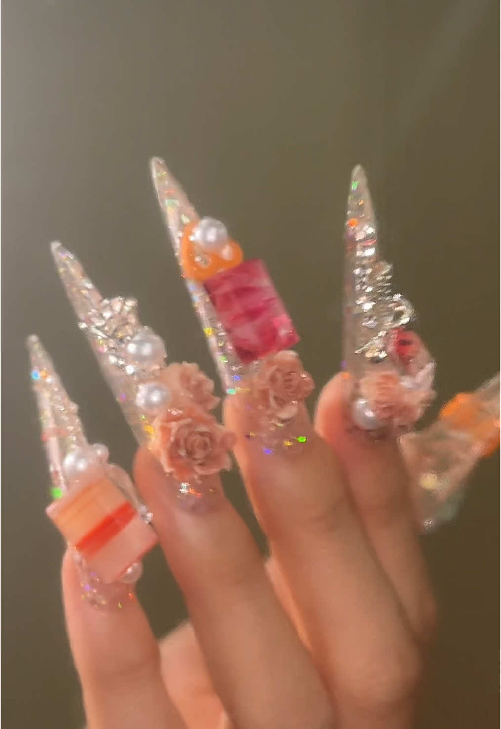 Sooo beautiful and stylish 😱💅💕#nails #pressonnails #fyp #3dnails #nailsdesign #fffyyppp #nailsart #fypシ #vivaggnails #nailsartvideo #flowernails #cutenails #vivagg 