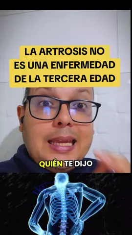 ¿Crees que la artrosis solo le da a personas mayores? ¡ERROR! Cada vez más jóvenes están siendo diagnosticados con artrosis, incluso desde los 30 años. ¿Por qué está pasando esto? La artrosis es una enfermedad degenerativa que desgasta el cartílago de las articulaciones. Este cartílago actúa como un “amortiguador natural” que evita el roce entre huesos. Cuando se desgasta, aparecen el dolor, la rigidez y la pérdida de movilidad. Las articulaciones más afectadas suelen ser: ✔️ Rodillas ✔️ Caderas ✔️ Manos ✔️ Columna lumbar y cervical Entonces… ¿por qué cada vez más jóvenes la padecen? Hoy en día estamos más expuestos a: Estrés oxidativo (contaminación, mala alimentación, falta de descanso) Inflamación silenciosa por hábitos tóxicos Sobrepeso y sedentarismo Exceso de entrenamiento sin una nutrición adecuada La artrosis NO aparece de la noche a la mañana. Se gesta en un terreno inflamado, oxidado y con falta de regeneración celular. ¿La buena noticia? La ciencia ha avanzado y hoy contamos con suplementos naturales de alto nivel que ayudan a: ✅ Combatir la inflamación desde adentro ✅ Proteger el cartílago y lubricar las articulaciones ✅ Favorecer la regeneración celular ✅ Aliviar el dolor sin efectos secundarios No necesitas vivir a base de medicamentos. En mi perfil encuentras suplementos naturales con evidencia científica que pueden ayudarte a mejorar tu calidad de vida. ¡Tu cuerpo puede sanar si le das lo que necesita! #Artrosis #DolorArticular #SaludArticular #Cartílago #SuplementosNaturales #DolorDeRodilla #DolorDeCadera #ViveSinDolor #Osteoarthritis #JointPain #CartilageHealth #NaturalSupplements #AntiInflammatory #ChronicPain #HealthyJoints