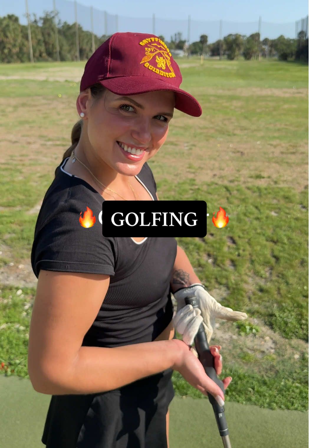 Girls, it seriously works. Can’t wait to get back on the course. Use this grip aid to improve your golf game @arttodogolf  #golfwithme #girlgolfer #girlgolf #golfswing #golfswingtips #drivingrange 