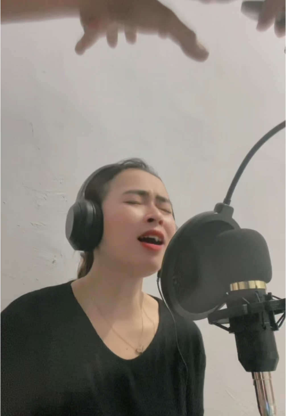 Nyanyi sedih tapi malah dibuat kaget 🤣