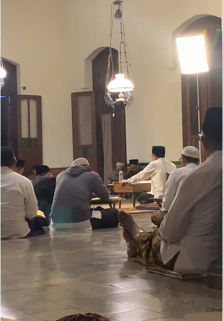 ati sing tenang di mulai soko gedene roso syukurmu lan ora badingke nikmatmu karo nikmate wong liyo, iso melu ngaji ngene iki wes termasuk nikmat.
