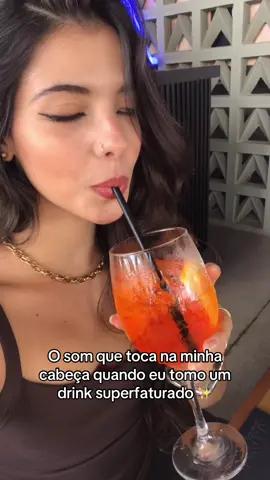 Pena que não era um Cosmopolitan ✨🍸#drink #aperol #carriebradshaw 