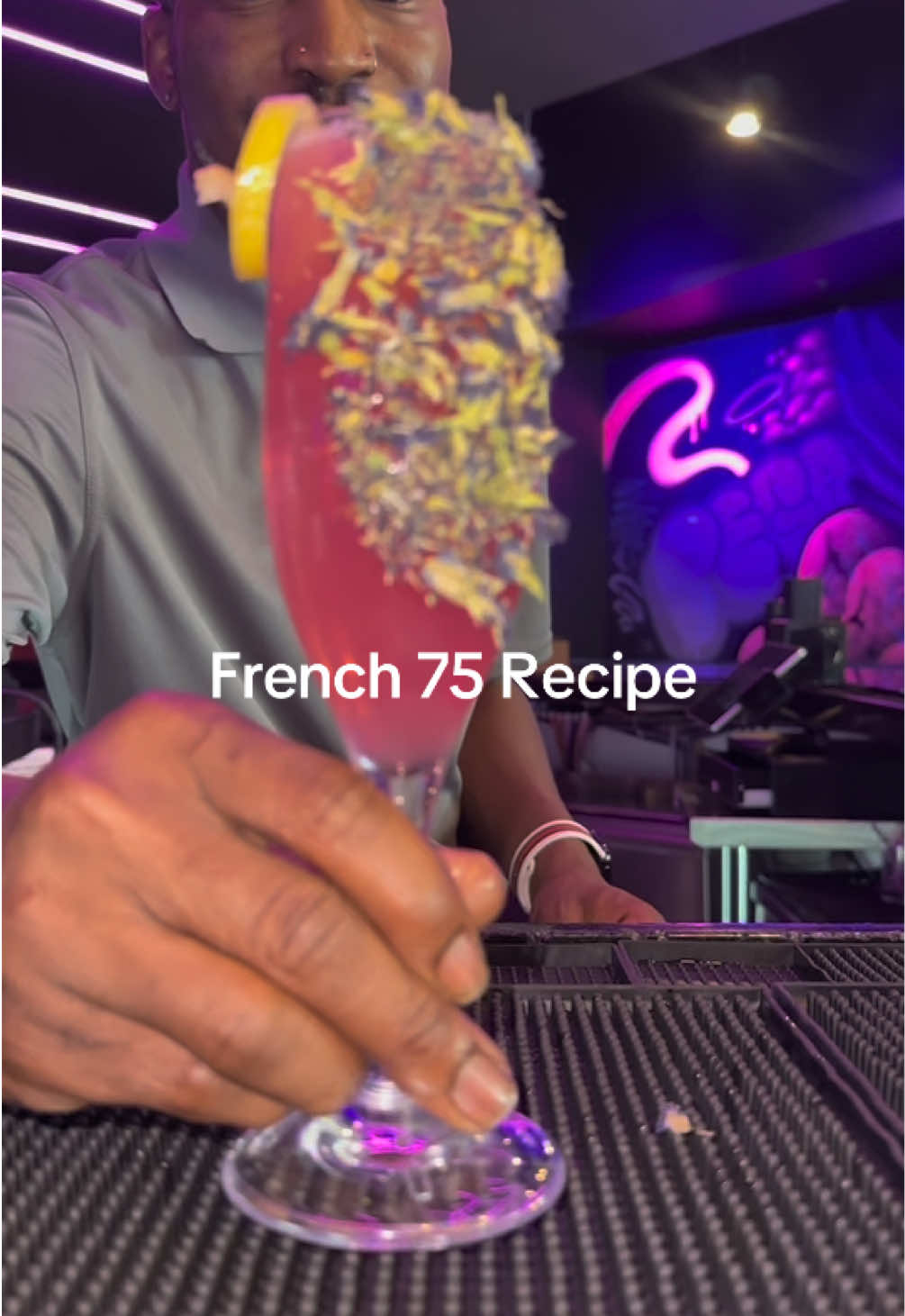🗣️ NEW SUMMA DRANK….French 75s! Yall black folk done wore them lemon drops out bih 😫😂 • • #french75 #cocktails #champagne #stgermain#drinkrecipes #Recipe #recipesoftiktok #drinktok #french75cocktails #f#fypシ #bartender#bartender #brunch #lemondrop #bar #cocktail #brunchtok #drink #summerdrink #empressgin #fyp #blogger 