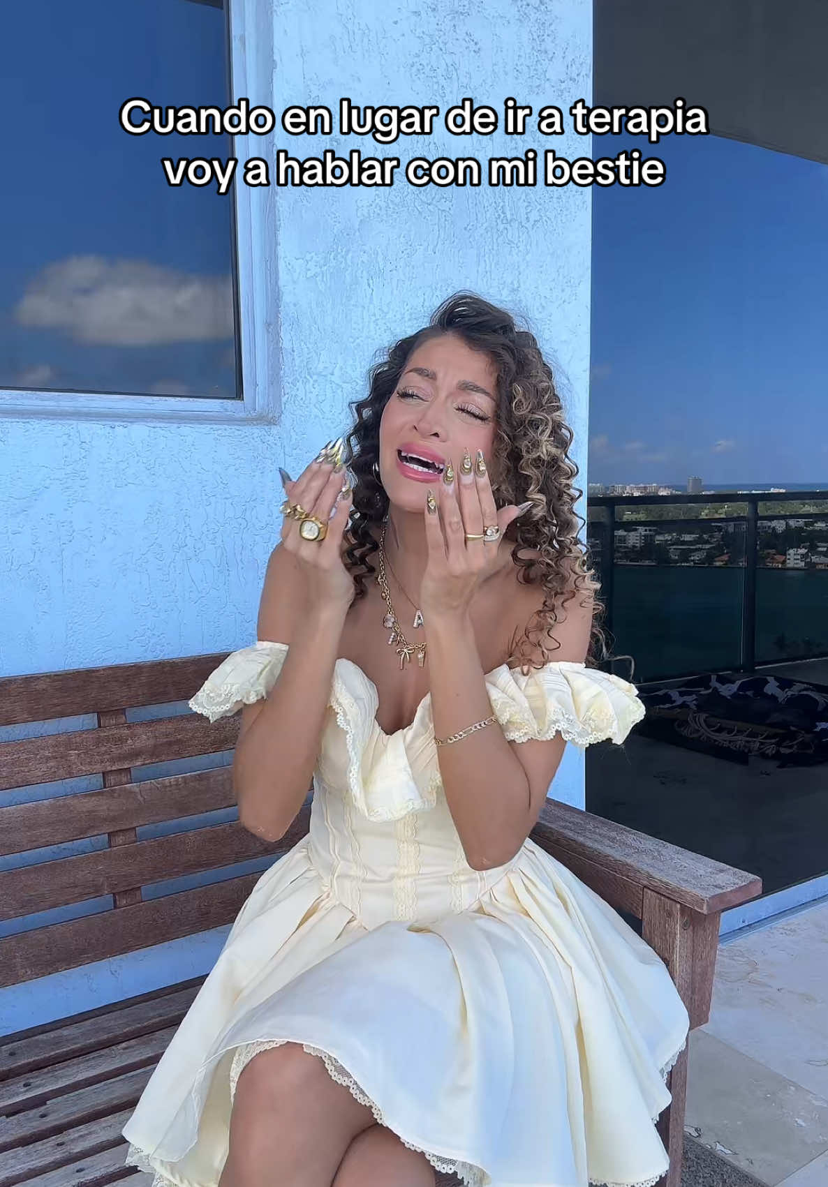 Elige, hablar con tu bestie o ir a terapia?🤣
