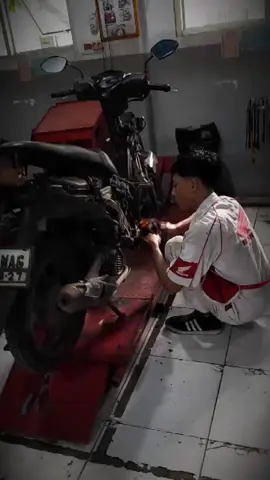 program Ganti oli servis gratis Honda dan SMK MB Kemiri  ternyata Yang datang Alumni MB yg kerja di Honda #honda #wms #wahan #sr #tsm #viral #sekolahku #punyacerita #fyp #fypage 