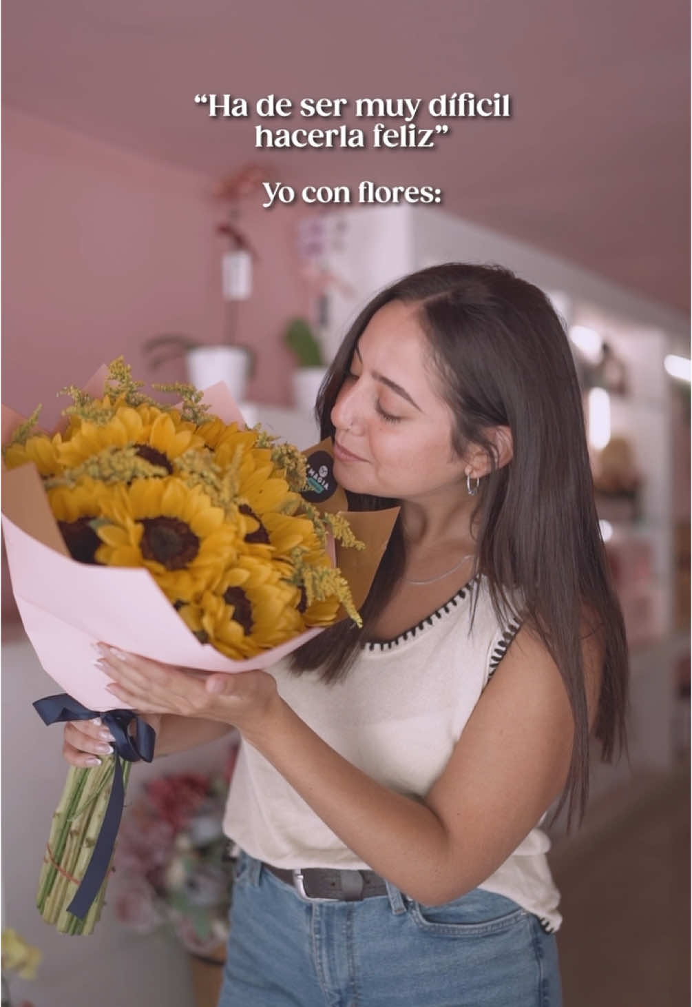 No es tan difícil, las flores siempre nos hacen felices 💕 #flores #amor #pareja #florerialima #fyp #viral
