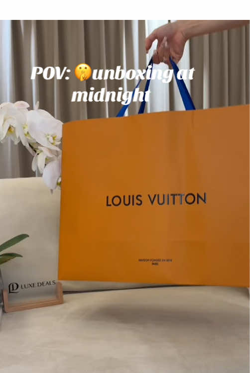 Just can’t wait #louisvuitton #louisvuittonbag #unboxing #asmr #bagsoftiktok #midnight 