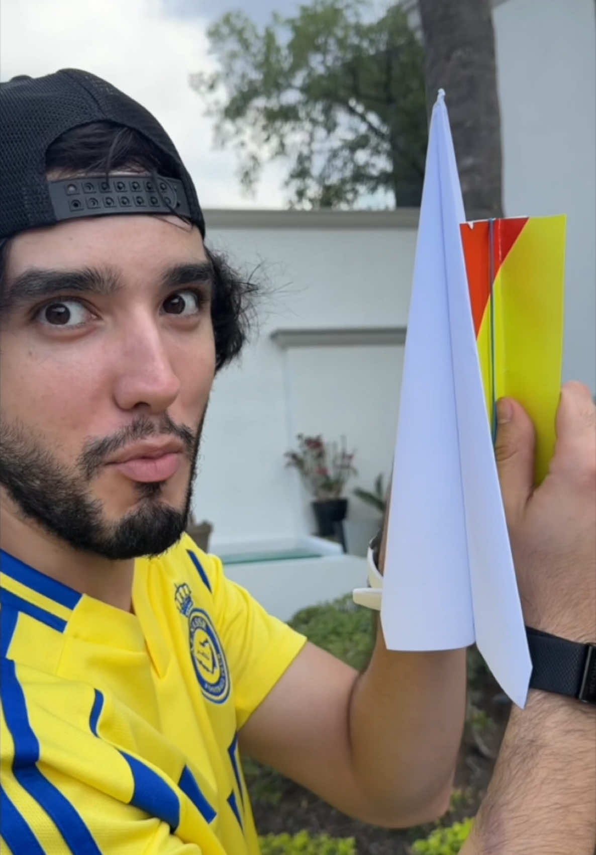 Probe el mejor avion de papel del mundo