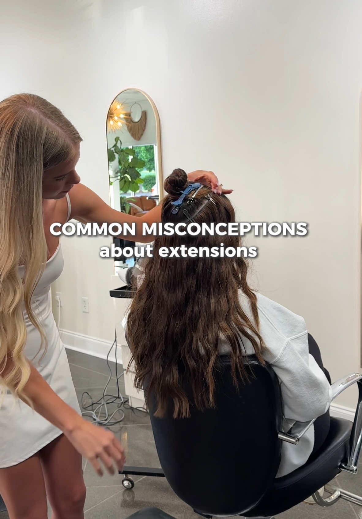 Had to clear up the wash one reallll fast because no maam 😳😳😳 #hairstylist #hairextensions #haircut #extensions #hairvoiceover #wife #wivesoftiktok #cosmetology #cosmetologyschool 