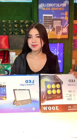 💡¡Olvídate de la oscuridad! Llegaron los reflectores LED a 110V y 220V más potentes y económicos 💥 🔌 Ahorro de energía 🌧️ Resistentes a lluvia y sol 💡 Iluminación extrema al instante ¿Ya tienes el tuyo? 🔥 #ReflectoresLED #LuzPotente #IluminaciónExterior #AhorraEnergía #CasaSegura #IdeasHogar #TikTokEcuador #ViralLED #planetaled 