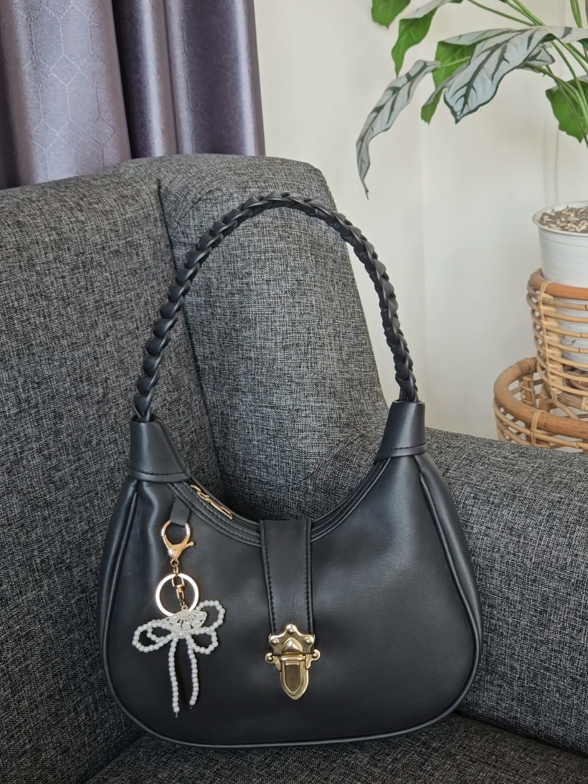 Siapa yang belum punya tas ini? cus co sekarang juga di sesi live @HARUKA BAGS 😉 #taswanita #taskualitaspremium #harukabags #belilokal #taselegan #tascakep #fpyシ #fyppppppppppppppppppppppp 