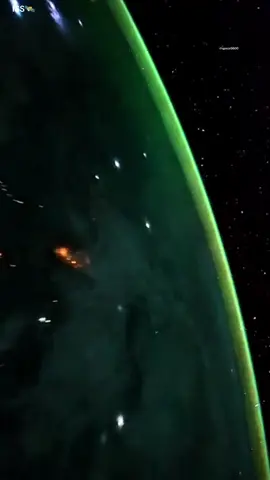 ISS see ohhh beautiful #ISS #space5600 #foryou #foryoupage #viraltiktok #viralvideo #whotofollow #100million #capcut #tiktok #moon #500k #zoom #space #sun #whattowhatch? #star #ISS #space5600 