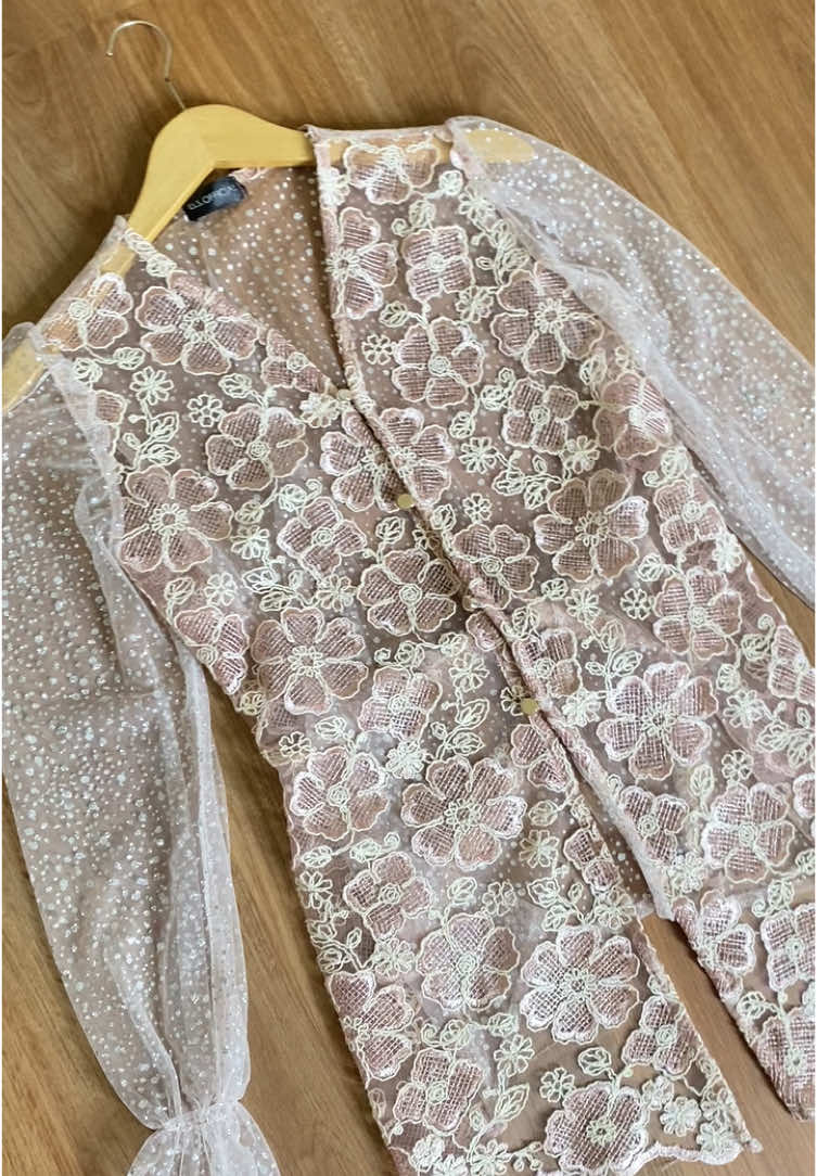 Wlzia in nude pink , cakep banget warna nya tolong 😭 #fypage #bajukondangan #bajuwisuda #bajulebaran 