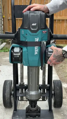 I thought I’d do a runtime test with the Makita 80v breaker but it didn’t even break a sweat • I can hardly believe it was still showing full batteries on both 8ah 40v’s • This thing hits hard and the Anti vibration technology (AVT) makes all the difference • Now it’s time for the worst part, cleaning this up @Makita Tools USA  . . . #tools #construction #makita #makitapartner #makitatools #concrete