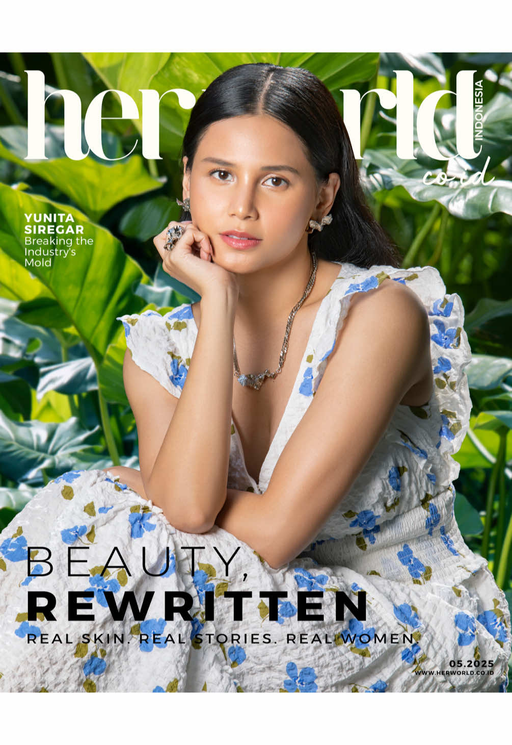 Our #MayDigitalCover is out now! Menampilkan @yunitasiregar, ia membagikan perjalanannya dalam menerima diri seutuhnya, belajar memaknai cantik dari dalam, menurut versinya sendiri. Baca selengkapnya hanya di herworld.co.id ✨ #herworldindonesia #yunitasiregar 