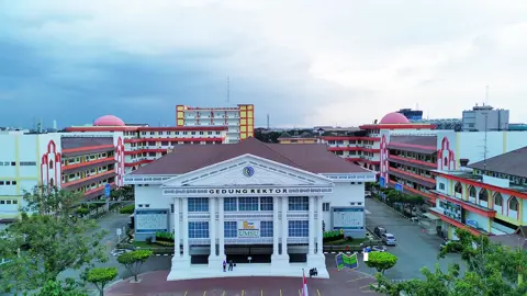 #adaumsuuntukkamu Hallo Sobat UMSU, Apa sih yang pertama kali terbesit dalam ingatan kamu ketika mendengar nama UMSU? Yuk mengenal UMSU lebih dekat melalui cuplikan berikut!! =========== For more information about Student Admission visit http://penmaru.umsu.ac.id/ Call Center: 08116503937 Direct Message Instagram: @umsumedan dan @penmaruumsu • • • #umsu #kampusmedan #umsupatenkale2025 #kampusberdampak #kampusparjuara #prestasi #fypage#akreditasiunggul #adaumsuuntukkamu #pejuangskripsi #medantiktok #medanviral