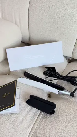 let's unbox my ghd chronos in white🤍 @ghd #ghd #ghdchronos #ghdhairstraghtner 