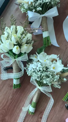 Pengantin raya haji dah ada bunga? Kalau belum jom cuci mata sini! 🥰 #bungatanganpengantin #bungatanganmalaysia #bungatangan #handbouquet #handbouquetmalaysia 