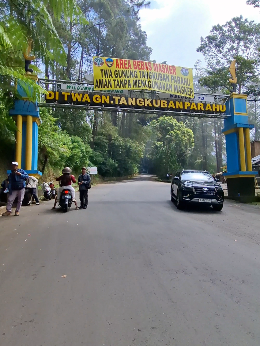 Gunung Tangkuban Parahu #tangkubanprahu #tangkubanperahubandung #tangkubanperahubandung #triptangkubanperahu  #wisataalam #pesonaindonesia #wonderfullindonesia #wisatajawabarat 