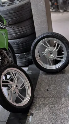 SILVER ANODIZED NYA BEDA DARI YG LAIN - REPAINT / CAT VELG KILAT 3 JAM PENGERJAAN BISA DITUNGGU LOKASI SURABAYA, PASURUAN, GRESIK  