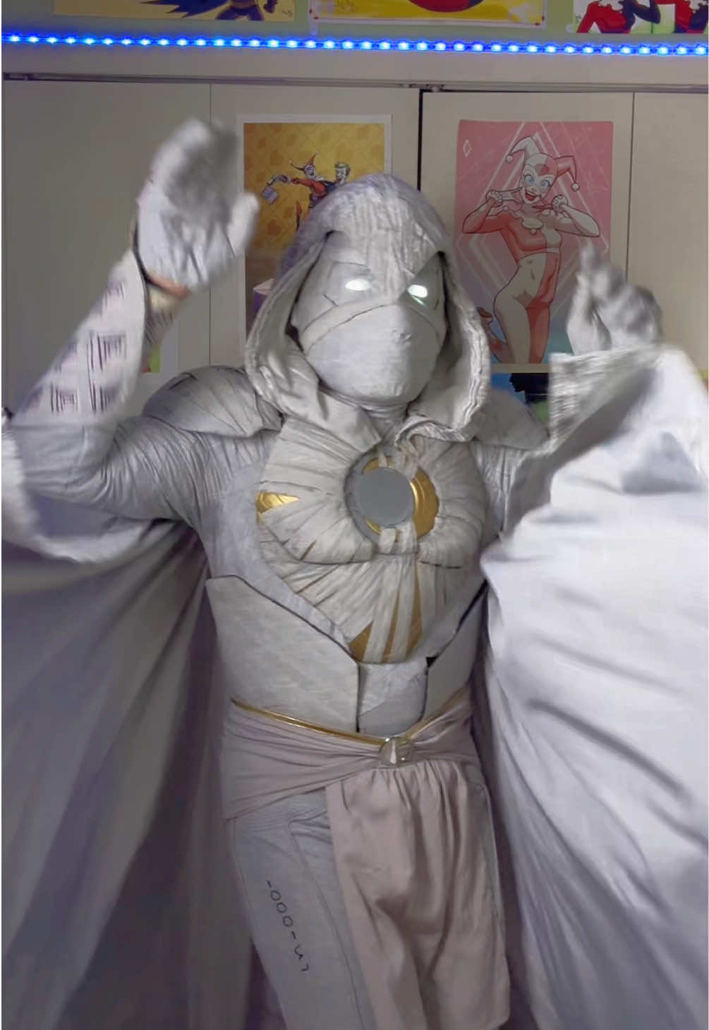 Idk dancing everyday til Oscar Isaac is announced to return as Moon Knight 😮‍💨🙏🏽🌙 #moonknight #oscarisaac #cosplay 