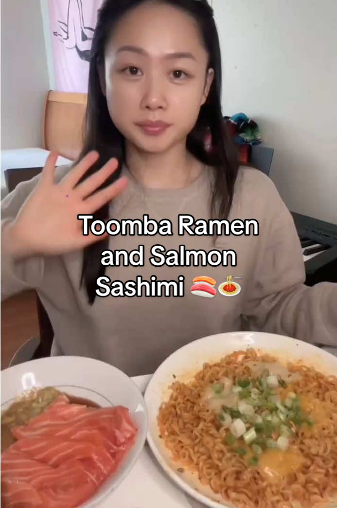 Saw Amy eat this and had to try 😋#fyp #mukbang #salmon #ramen #instantramen #salmonsashimi 