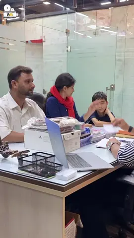 School Ki Mehngi Kitabe