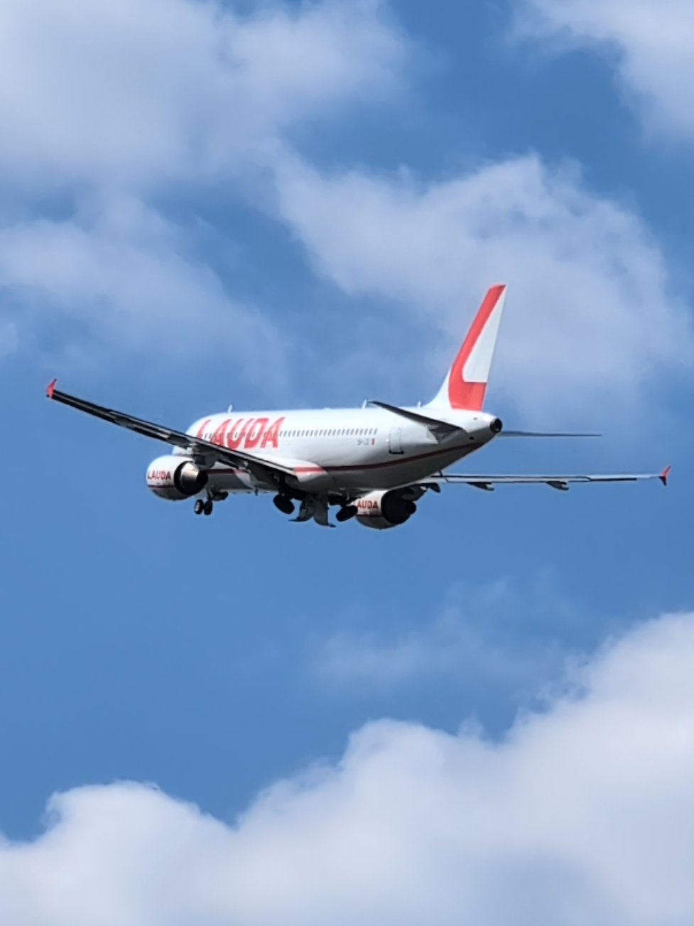 Lauda Airlines Airbus A320-200 Departing Manchester Airport Runway 23L  #planespotting #manchesterairport #fyp #aviation #airbus #viralvideos #lauda 