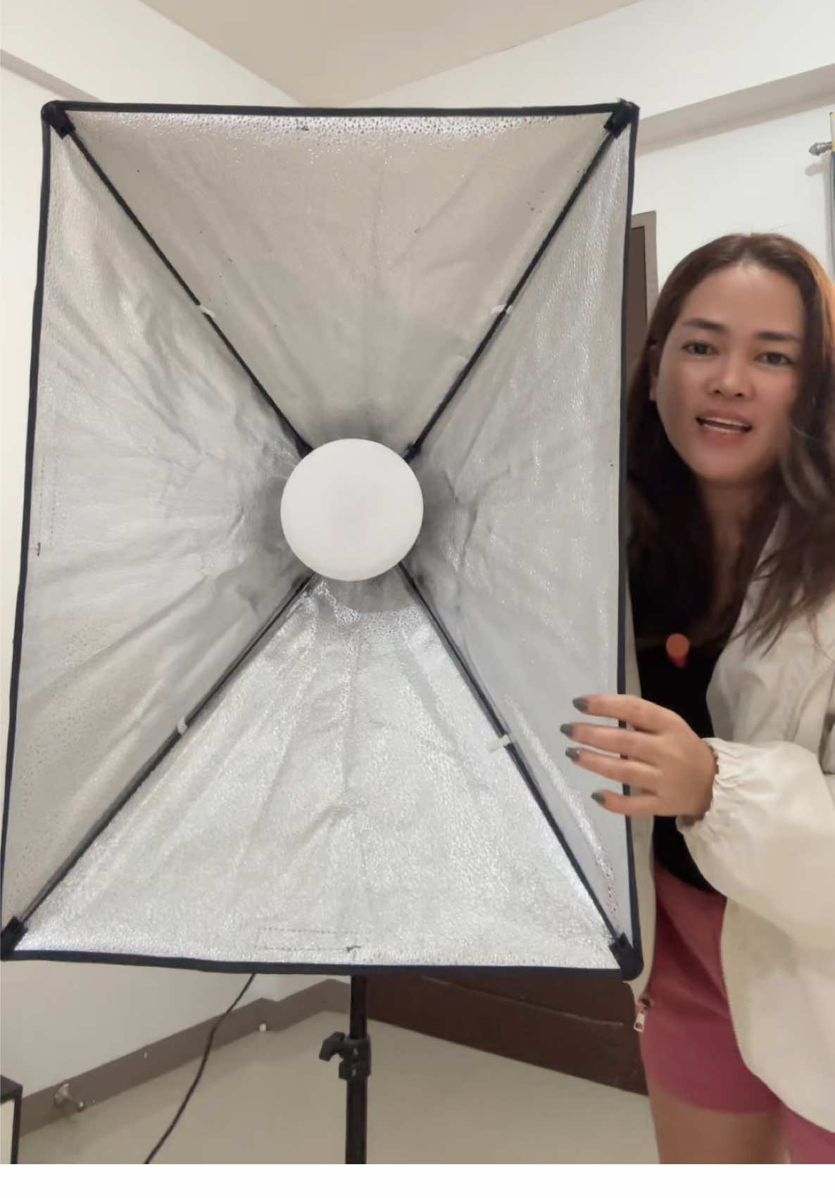 Replying to @cedezdelacruz laking tulong talaga ng magandang lighting sa pag gawa ng mga videos or pag live dito sa tiktok.  #softboxlighting #lighting #musthave #mustbuy #affiliatemusthave #CerealCerdik 