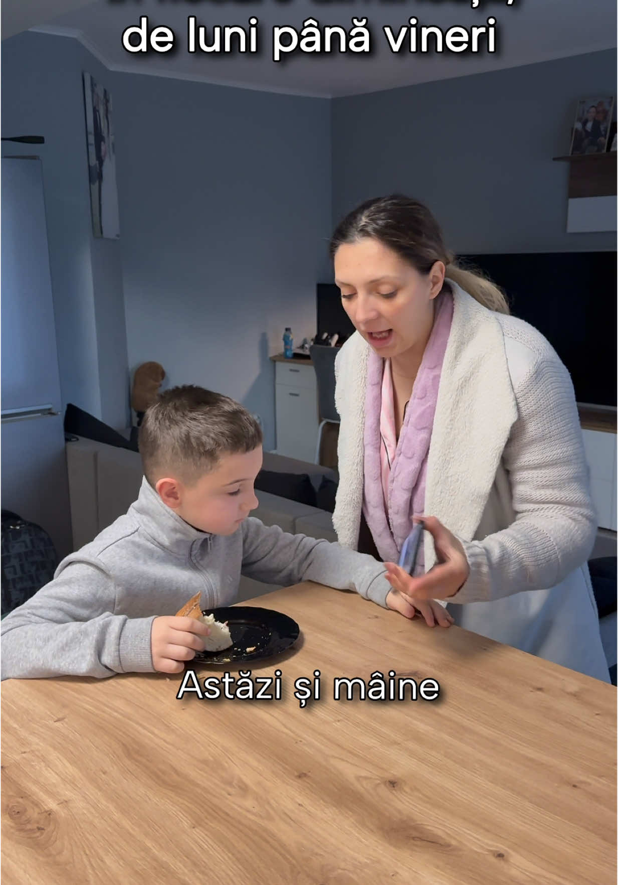 #2distrusi #doidistrusi #distrusii #mamainaintedepaste #mamainaintedecraciun #lectiadeardeleneza #cuplu #casnicie #viatain2 #mamaardeleancă #elev #scoala #bunadimineata #neata #cafea #cafeauadedimineata #teme #copil #mama @Doi Distruși și jumătate @K-Melia @DennisBertel 
