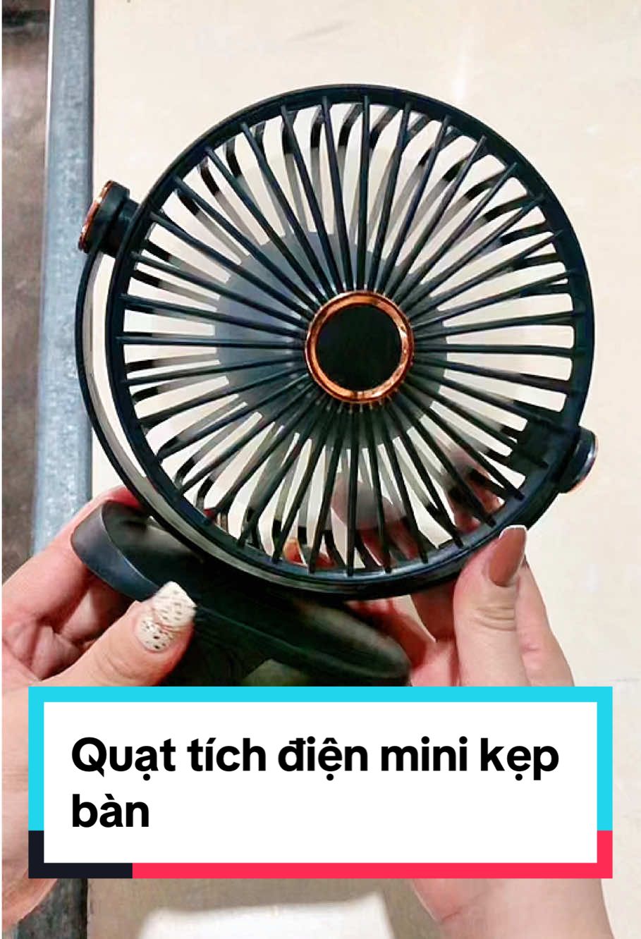 Kẹp bàn tích điện mini đa năng - 5 tốc độ gió - thân quạt xoay 720 độ theo chiều hướng khác nhau, nhỏ gọn tiện lợi  @@Ngọc Lanh (Mẹ Cutin) ##quattichdien##quattichdienmini##quatminikepban##quatkepban##quatcamtay##xuhuong##lenxuhuong
