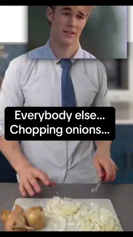 Life Hack! 😂 Because everyone has a gas mask, laying around, right?? #fyp #funny #crymeariver #kitchen #covid19 #onion #haha 