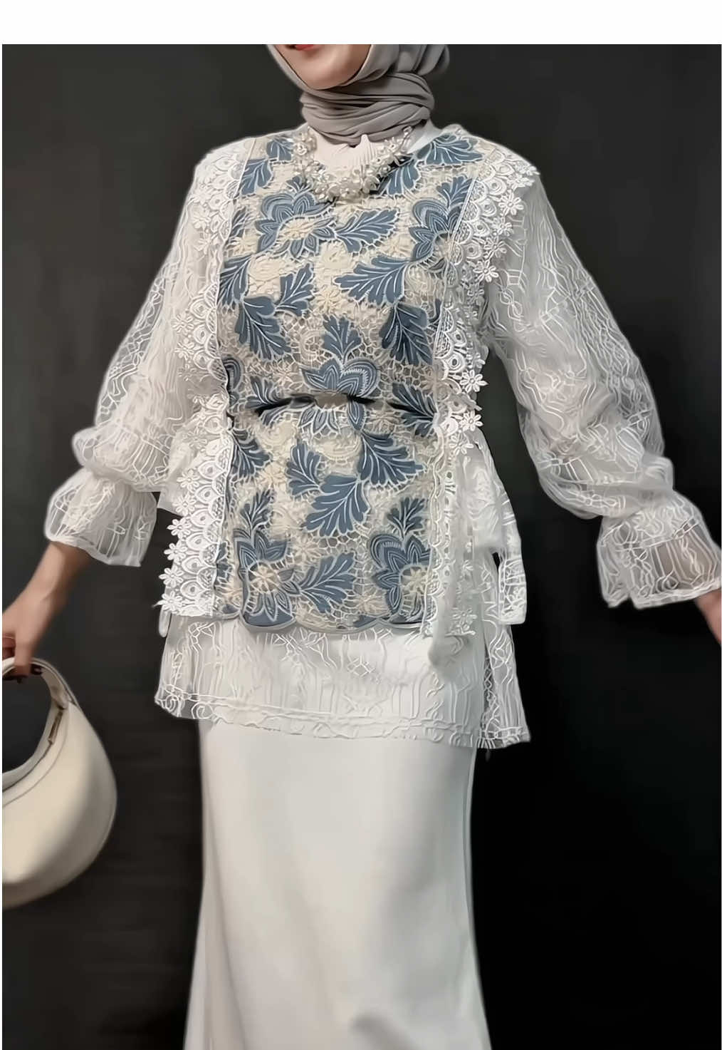 Tim idul adha harus sangat dress well #outerbrukat #outfitiduladha #outfitlebaran 