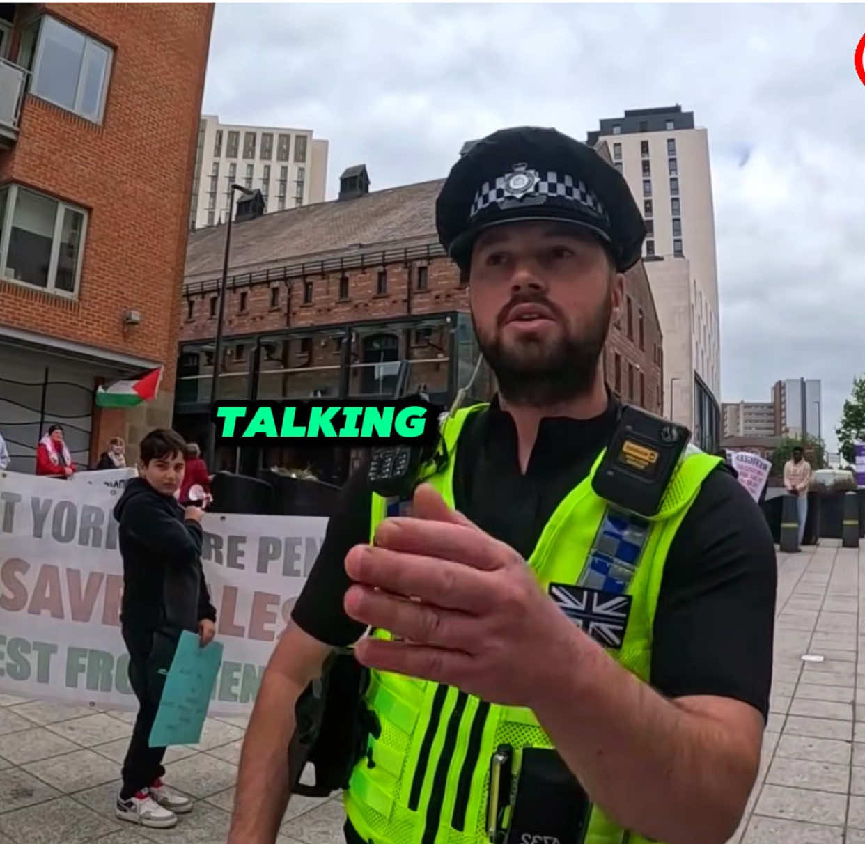 This is why the public hates the police. #police #cops #uktiktok #policeuk #street #DIY #copsuk 
