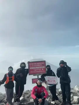 5 ninja 🥷🥷🥷🥷🥷#pendakigunung#gunungindonesia#gunungsindoro#wonogiri24jam#fotolive#puncakgunung#pendakigunung