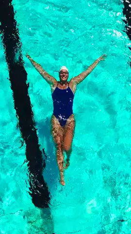 Don’t get too comfy floating. That lazy tempo can hold you back. Try this high-intensity drill: Backstroke Pull with Dolphin Kick 🐬 Match one dolphin kick for every pull and feel the tempo rise. It’s short, powerful, and perfect for breaking through plateaus.