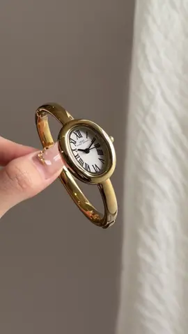 🌷✨🌸My mom thought I spent tens of thousands of dollars on a watch ⌚️ #womenwatch #simplewatch #wristwatch #vintagestyle #fypage #fyppppppppppppppppppppppp 
